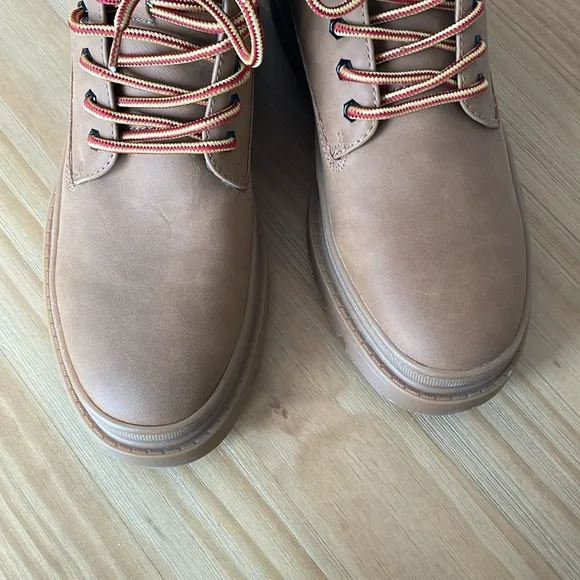 NEW! Steve Madden Glixxo Combat Lace Up Boots