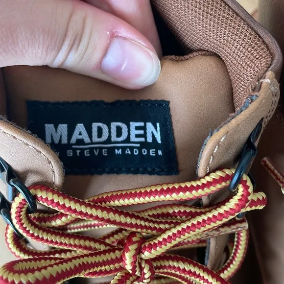 NEW! Steve Madden Glixxo Combat Lace Up Boots