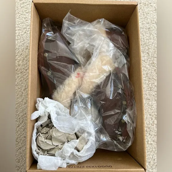 NEW Ugg Australia Kids Kalie Size 3 Gaucho ORIGINAL BOX