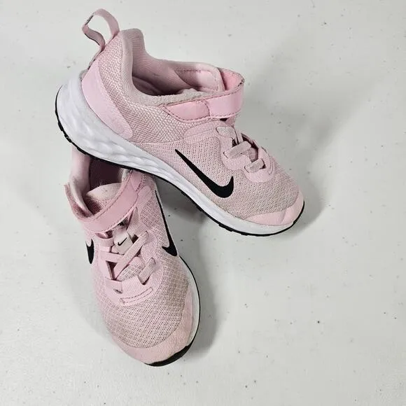 NIKE Girls Revolution 6 Stay-Put Closure Casual Sneakers Dd1095-608 Size 11C