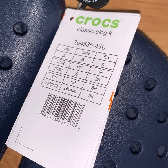 NWT Crocs Classic Clogs - Navy Blue, Junior’s 5