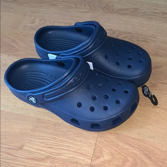 NWT Crocs Classic Clogs - Navy Blue, Junior’s 5