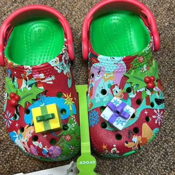 NWT Disney Mickey Mouse &amp; Friends Crocs Christmas Holiday Clogs Kids Size c7