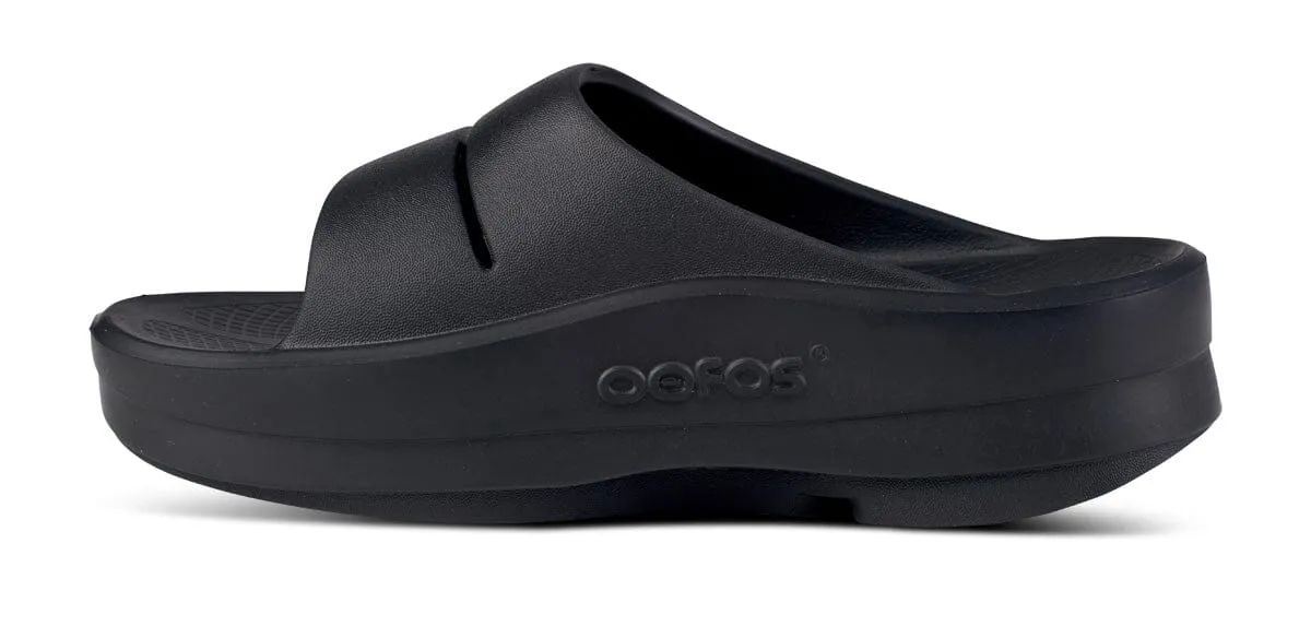 OOFOS Women's OOmega OOahh Sandal - Black