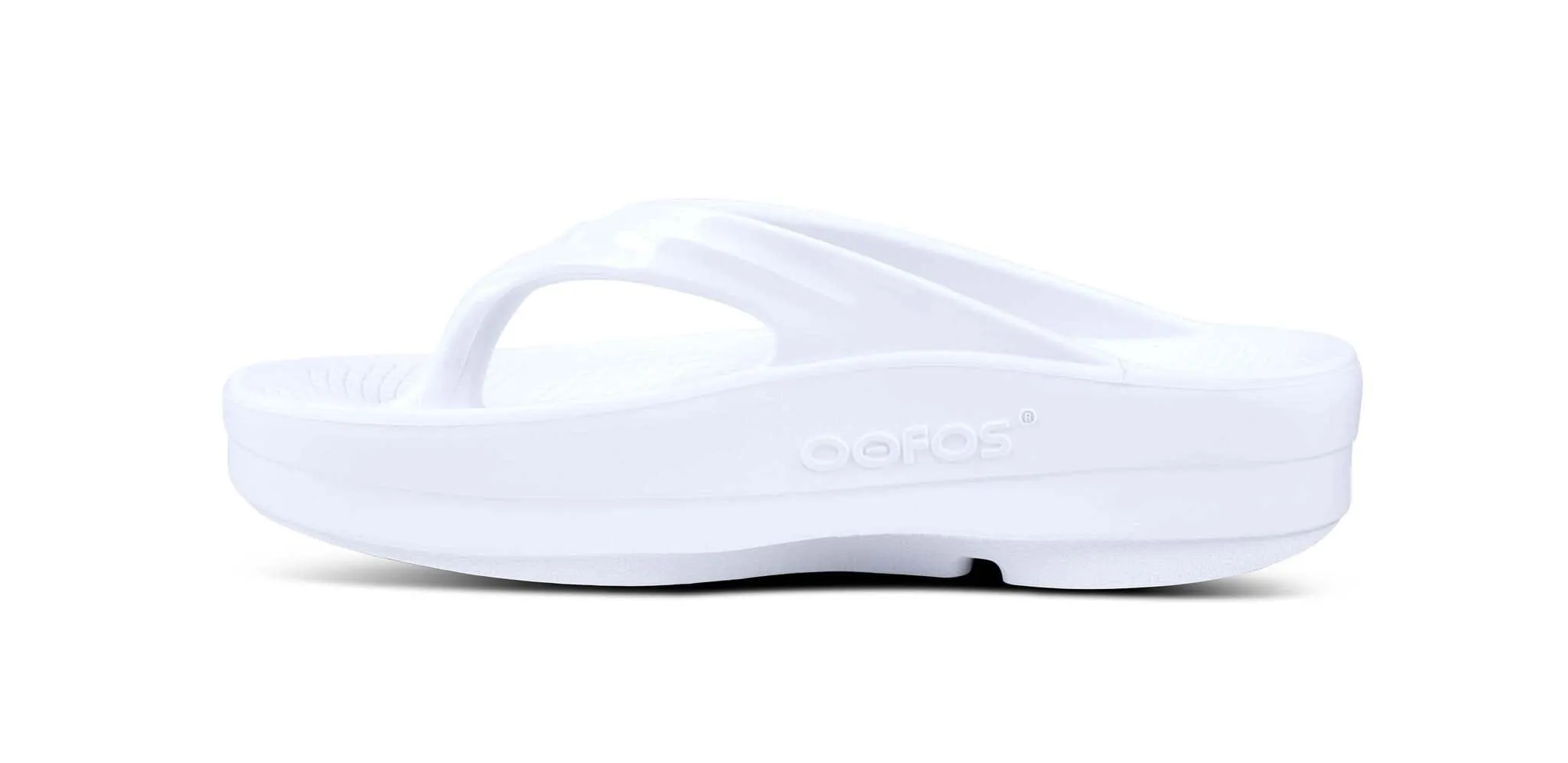 OOFOS Women's OOmega OOlala Thong Sandal - White