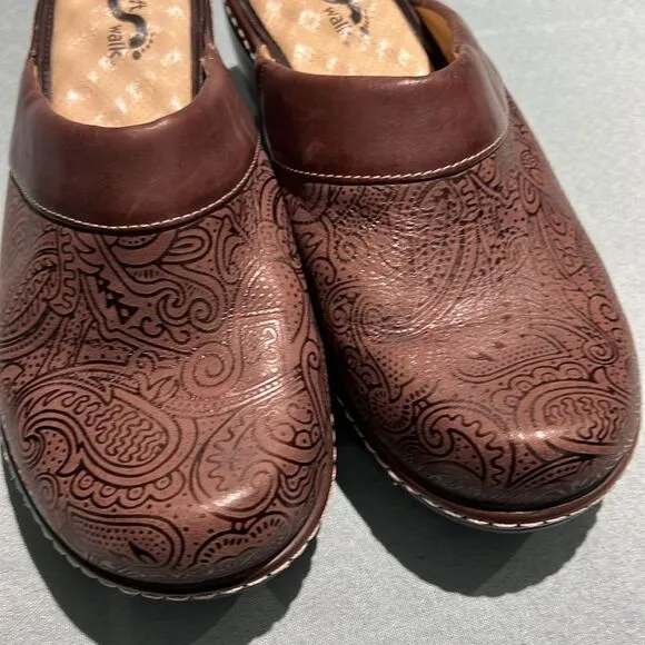 Soft Walk Tooled Leather Mule Clogs Size 10 wide