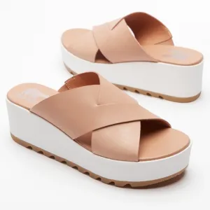 Sorel Cameron Flatform Mule in Tan/White