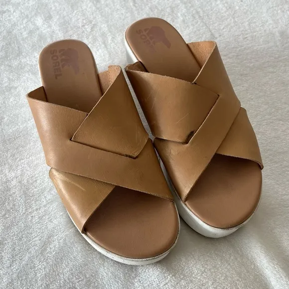 Sorel Cameron Flatform Mule in Tan/White