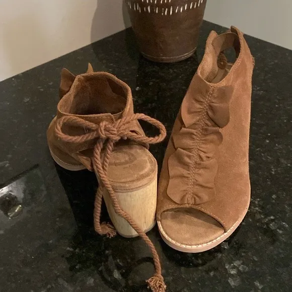 Tom’s Chocolate Suede Sandals