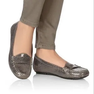 Vionic &quot;Larrun&quot; Snakeskin Leather Metallic Silver Penny Loafers Women's Size 8.5