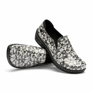 Women's Moxy Clog In Hypnotic Patent