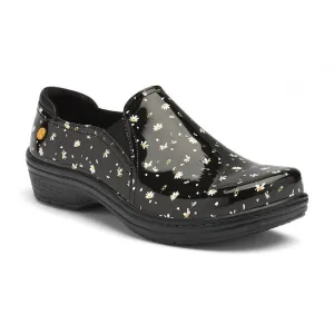Women's Moxy Clog In Oopsie Daisy Patent