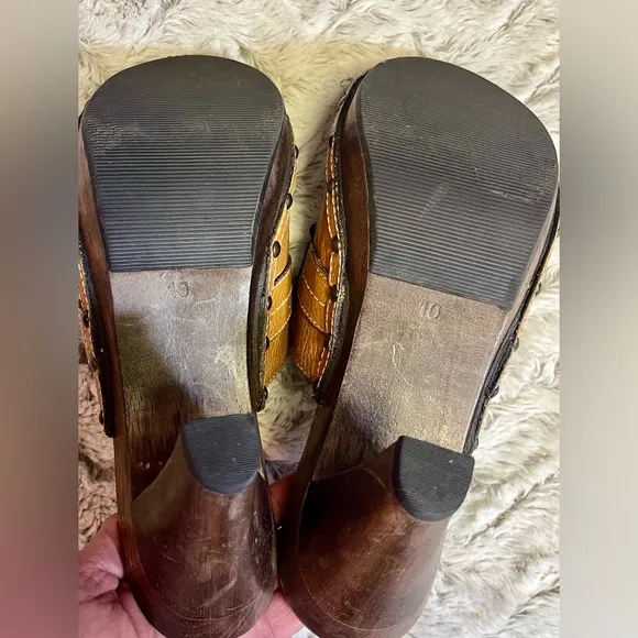 Y2K Vintage Style Banana Republic Women's Leather Wooden Clogs Boho Chic Size10