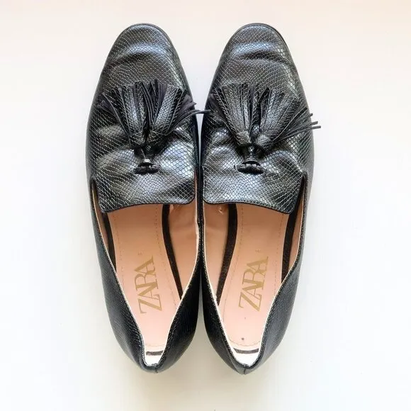 Zara Black Tassel Loafers / Flats / Low Heel Slip On Shoes Size 8.5