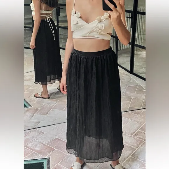 Zara NWT black wrinkled effect elastic waistband midi flowy skirt, fully lined