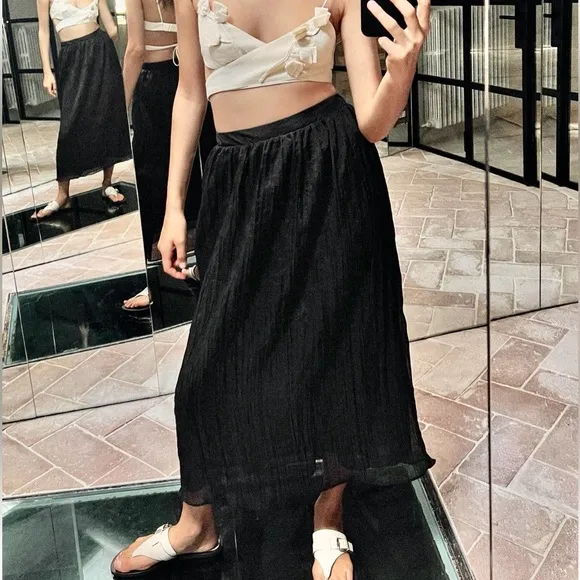 Zara NWT black wrinkled effect elastic waistband midi flowy skirt, fully lined
