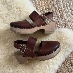 Zuzii clogs